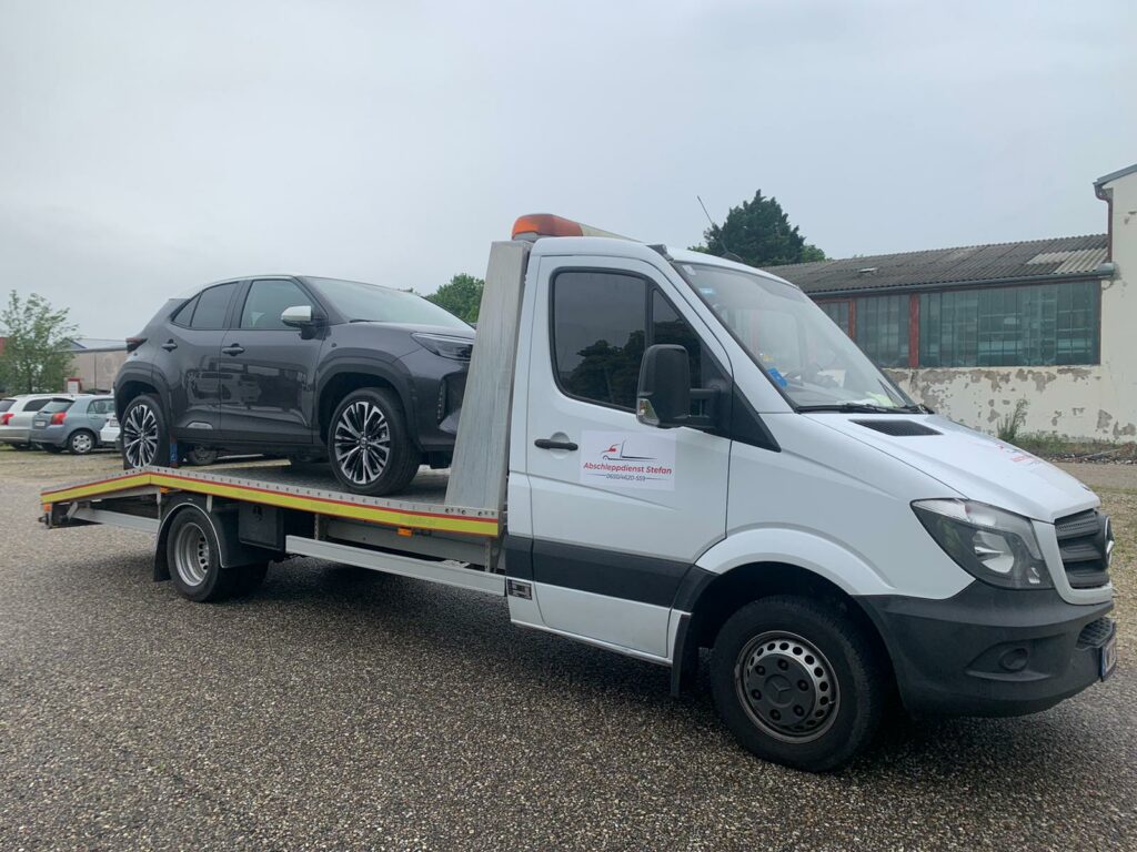 Abschleppdienst in Wiener Neustadt Mercedes Srpinter